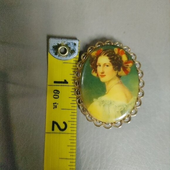 Victorian Pendant Brooch Pin Vintage Oval Portrait Brooch Pin Gold Tone Scallop - Picture 5 of 10